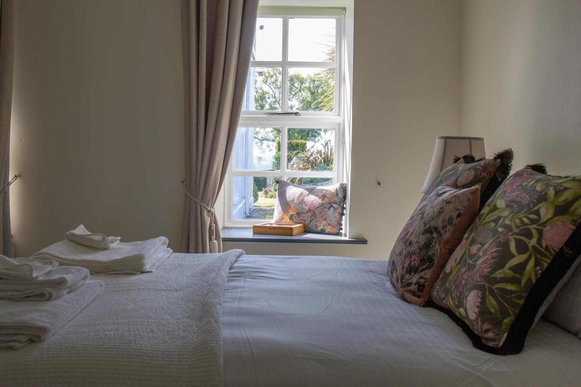 Hill House Lodge Sleeps 6 Overlooking The Rock Of Cashel キャッシェル エクステリア 写真