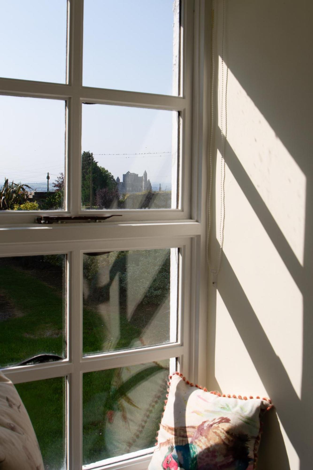Hill House Lodge Sleeps 6 Overlooking The Rock Of Cashel キャッシェル エクステリア 写真